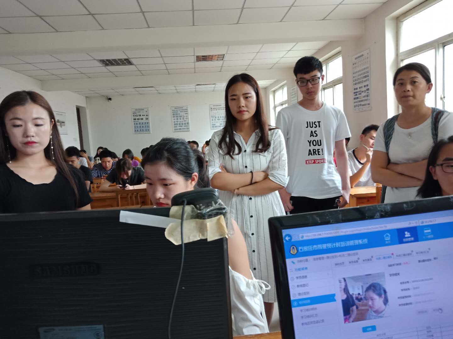 �ӱ���ͨ��У ���ۿ���